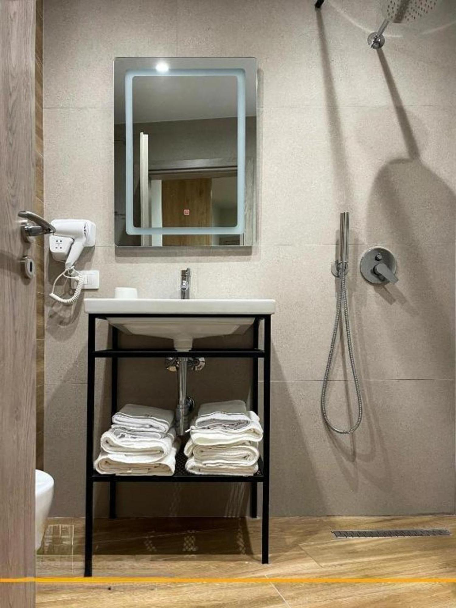 Flori Apartments Sarandë Kamer foto
